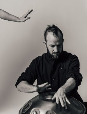 niklas satanik hang 1 2025 300x392